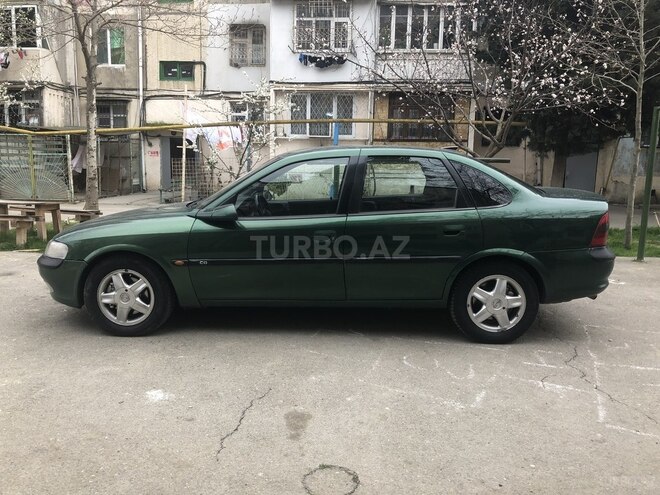 Opel Vectra 1996, 245,000 km - 2.0 l - Bakı