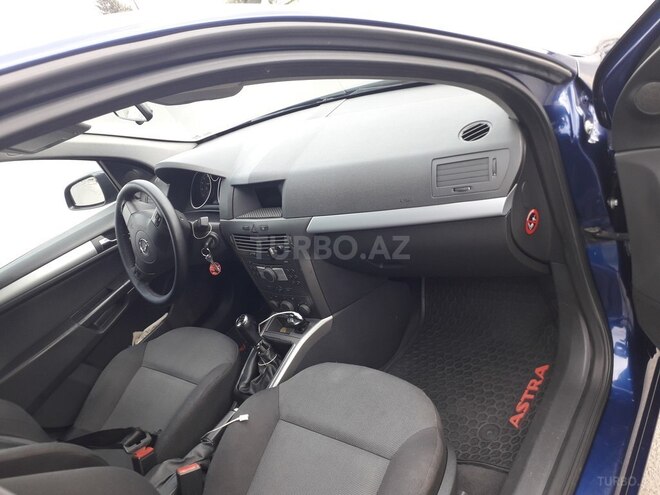 Opel Astra 2006, 260,000 km - 1.4 l - Bakı