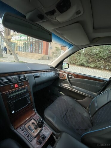Mercedes E 320 2000, 337,000 km - 3.2 l - Gəncə
