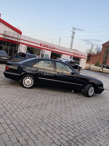 Mercedes E 320 2000, 337,000 km - 3.2 l - Gəncə