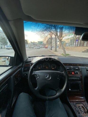 Mercedes E 320 2000, 337,000 km - 3.2 l - Gəncə