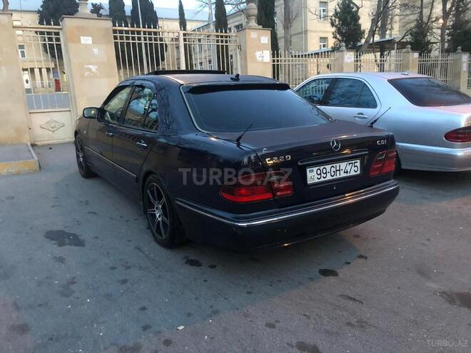 Mercedes E 220 1998, 368,000 km - 2.2 l - Bakı