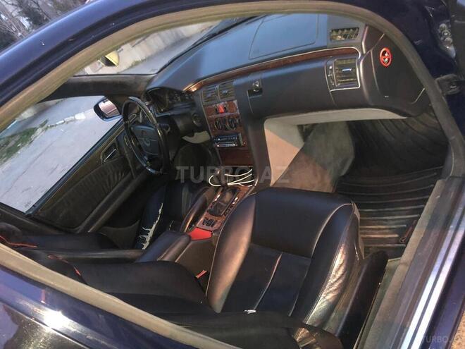 Mercedes E 220 1998, 368,000 km - 2.2 l - Bakı