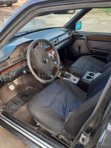 Mercedes 200 1991, 250,475 km - 2.0 l - İmişli