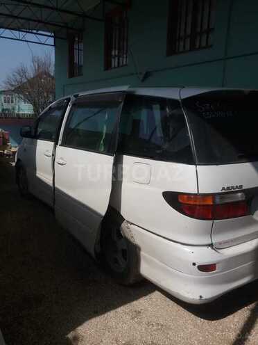 Toyota  2000, 526,970 km - 0.3 l - Salyan