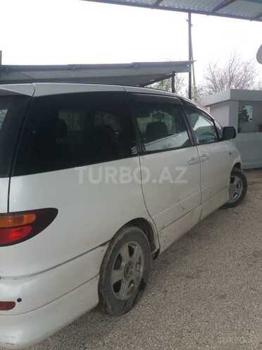 Toyota  2000, 526,970 km - 0.3 l - Salyan