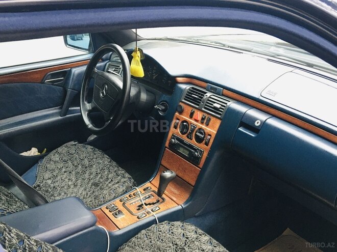 Mercedes E 200 1999, 348,000 km - 2.0 л - Bakı