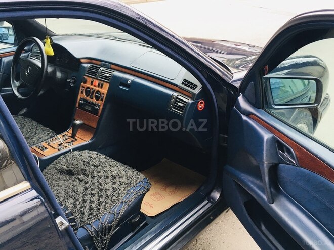 Mercedes E 200 1999, 348,000 km - 2.0 л - Bakı