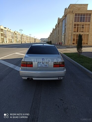 Volkswagen Vento 1996, 262,124 km - 2.0 l - Bakı