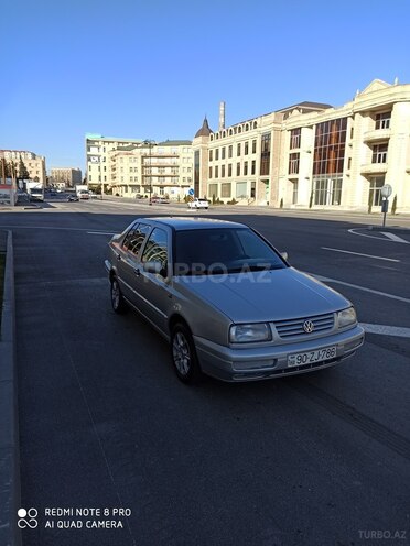 Volkswagen Vento 1996, 262,124 km - 2.0 l - Bakı