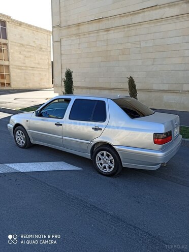Volkswagen Vento 1996, 262,124 km - 2.0 l - Bakı
