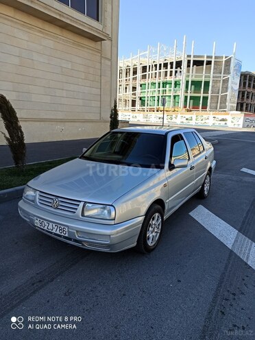 Volkswagen Vento 1996, 262,124 km - 2.0 l - Bakı