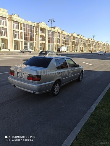 Volkswagen Vento 1996, 262,124 km - 2.0 l - Bakı