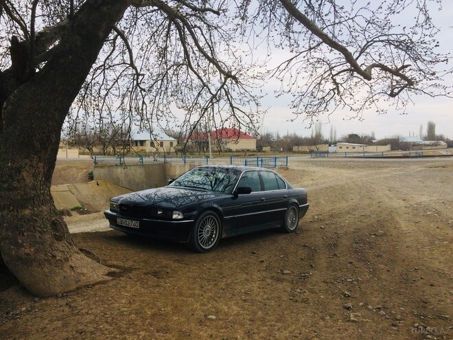 BMW 740 1998, 270,000 km - 4.4 l - Gəncə