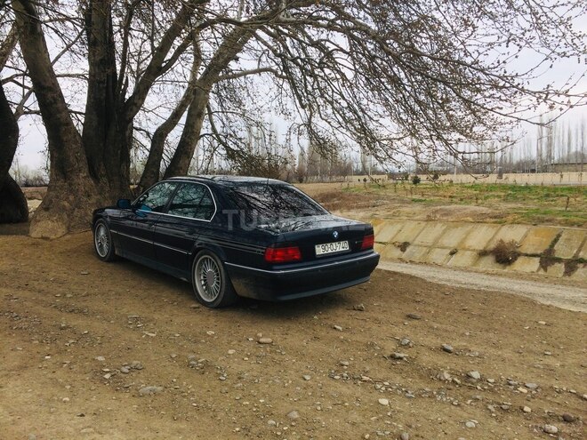 BMW 740 1998, 270,000 km - 4.4 l - Gəncə