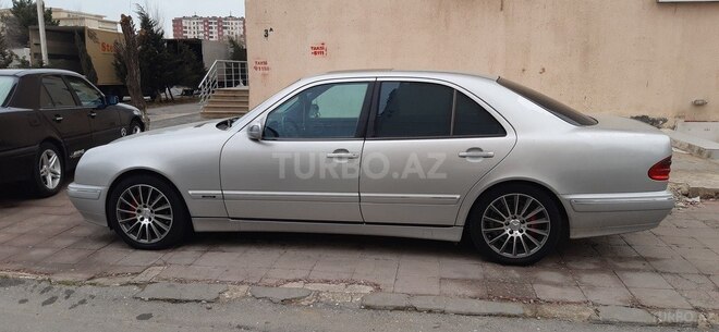 Mercedes E 240 1999, 220,928 km - 2.4 л - Sumqayıt
