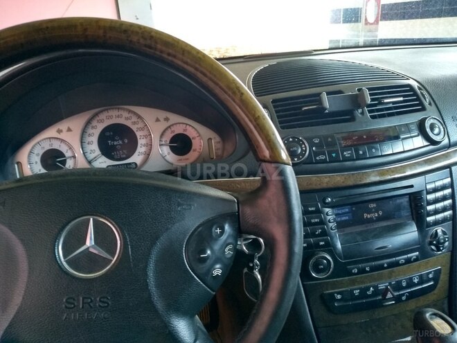 Mercedes E 270 2002, 304,000 km - 2.7 l - Bakı