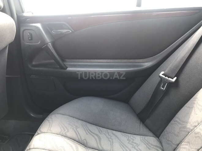 Mercedes E 230 1996, 321,000 km - 2.3 л - Bakı