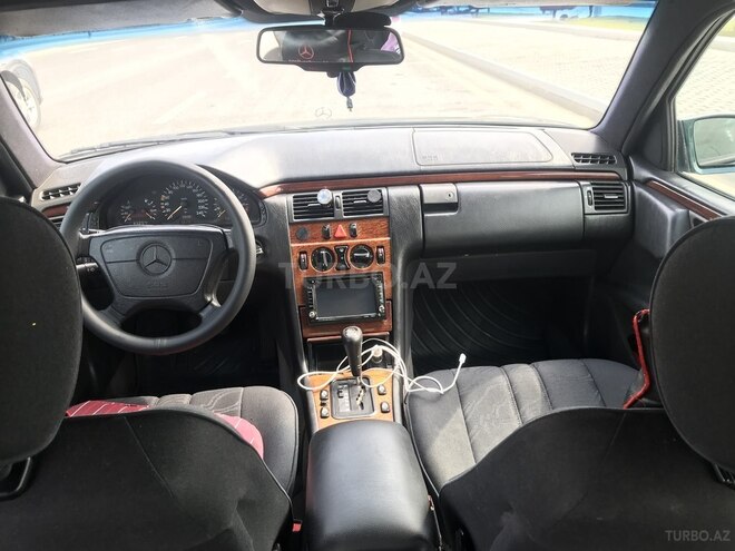 Mercedes E 230 1996, 321,000 km - 2.3 л - Bakı