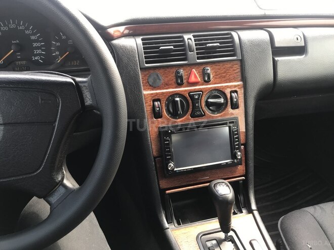 Mercedes E 230 1996, 321,000 km - 2.3 л - Bakı