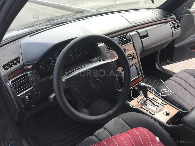 Mercedes E 230 1996, 321,000 km - 2.3 л - Bakı