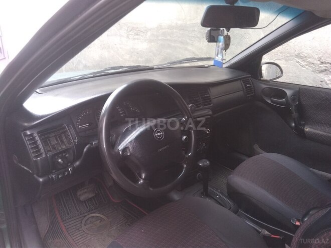 Opel Vectra 1995, 440,000 km - 1.6 l - Bakı
