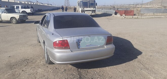 Hyundai Sonata 2004, 325,000 km - 2.0 l - Salyan