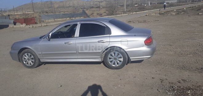 Hyundai Sonata 2004, 325,000 km - 2.0 l - Salyan