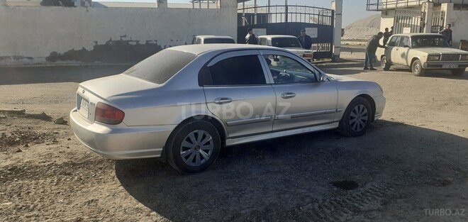 Hyundai Sonata 2004, 325,000 km - 2.0 l - Salyan