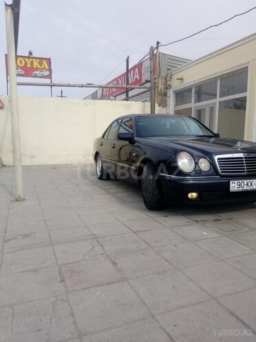 Mercedes E 240 1997, 338,546 km - 2.4 l - Bakı