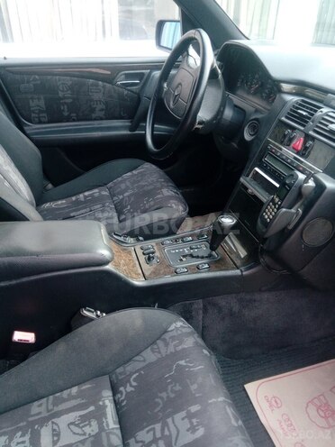 Mercedes E 240 1997, 338,546 km - 2.4 l - Bakı