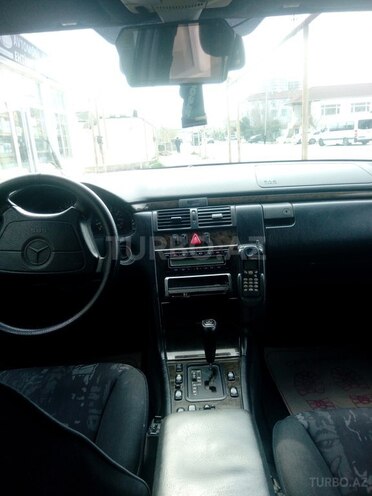 Mercedes E 240 1997, 338,546 km - 2.4 l - Bakı