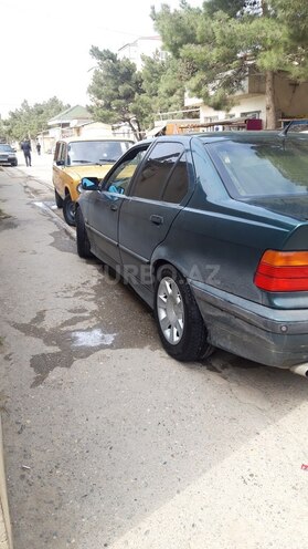 BMW 320 1995, 180,000 km - 0.2 l - Sumqayıt