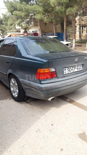 BMW 320 1995, 180,000 km - 0.2 l - Sumqayıt