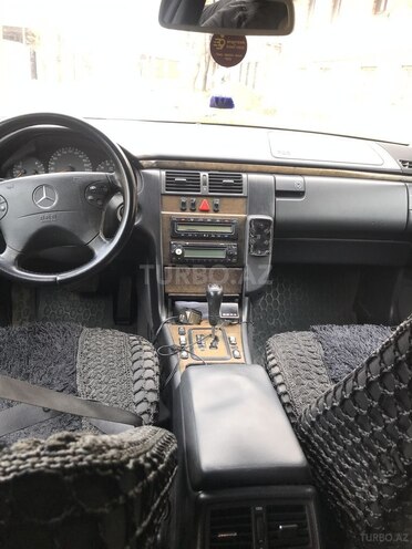 Mercedes E 240 1999, 249,000 km - 2.4 l - Qazax