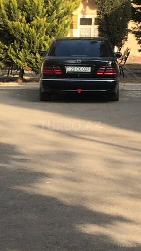 Mercedes E 240 1999, 249,000 km - 2.4 l - Qazax