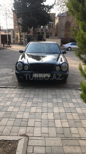 Mercedes E 240 1999, 249,000 km - 2.4 l - Qazax