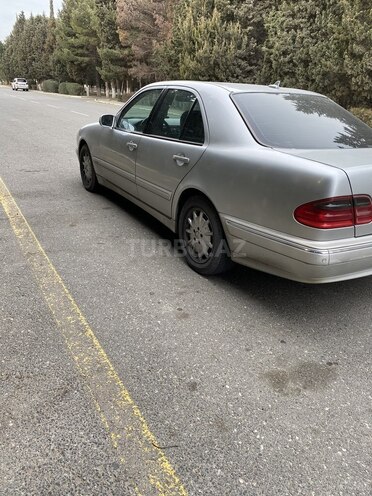 Mercedes E 240 1999, 283,000 km - 2.4 l - Bakı
