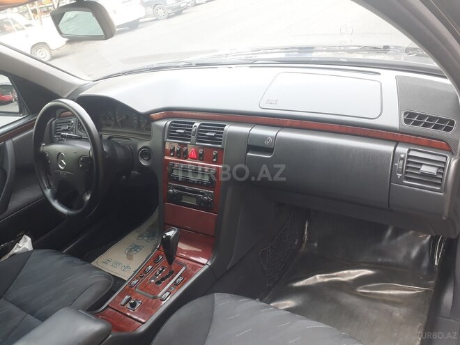 Mercedes E 240 2000, 339,000 km - 2.6 л - Bakı