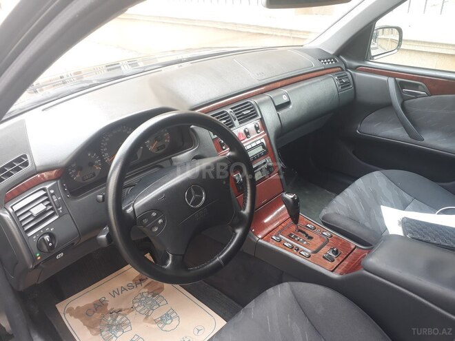 Mercedes E 240 2000, 339,000 km - 2.6 л - Bakı