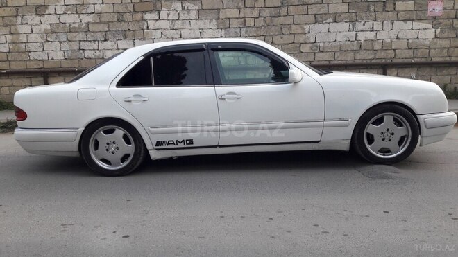 Mercedes E 320 1998, 200,000 km - 3.2 l - Bakı