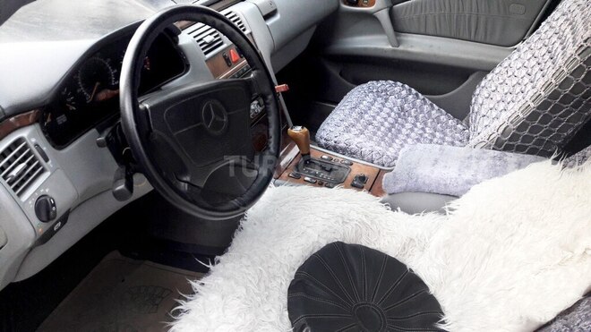 Mercedes E 320 1998, 200,000 km - 3.2 l - Bakı