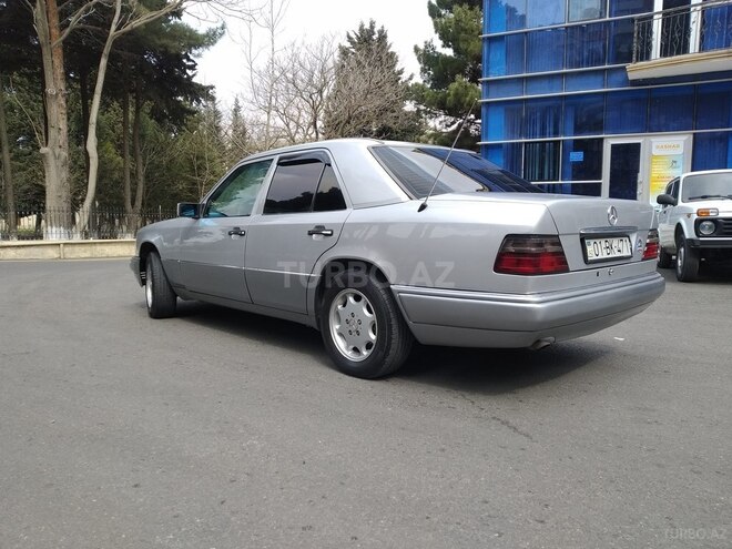 Mercedes E 250 1994, 427,963 km - 2.5 l - Bakı