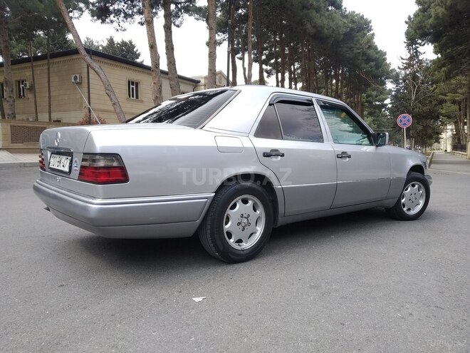 Mercedes E 250 1994, 427,963 km - 2.5 l - Bakı