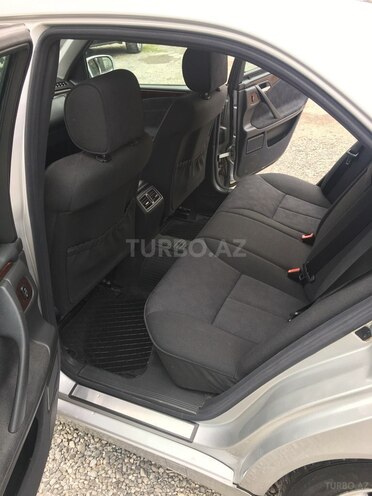 Mercedes E 240 2000, 220,000 km - 2.6 l - Bakı