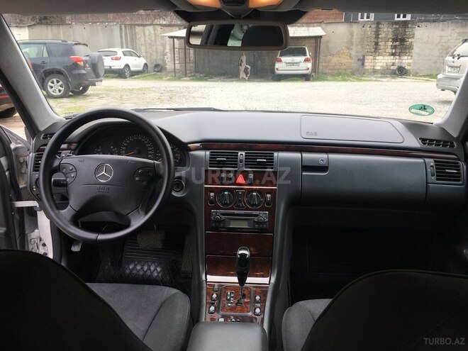 Mercedes E 240 2000, 220,000 km - 2.6 l - Bakı