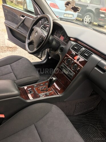 Mercedes E 240 2000, 220,000 km - 2.6 l - Bakı