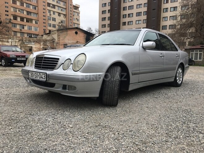 Mercedes E 240 2000, 220,000 km - 2.6 l - Bakı