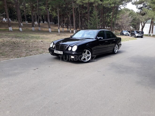 Mercedes E 320 2001, 295,632 km - 3.2 l - Xırdalan