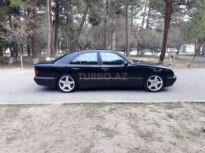 Mercedes E 320 2001, 295,632 km - 3.2 l - Xırdalan